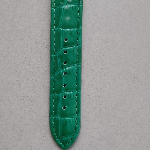 NWOT Green Manhattan Watch - Picture 3 of 8